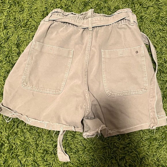 Zara high waisted denim shorts paper bag - Picture 2 of 3